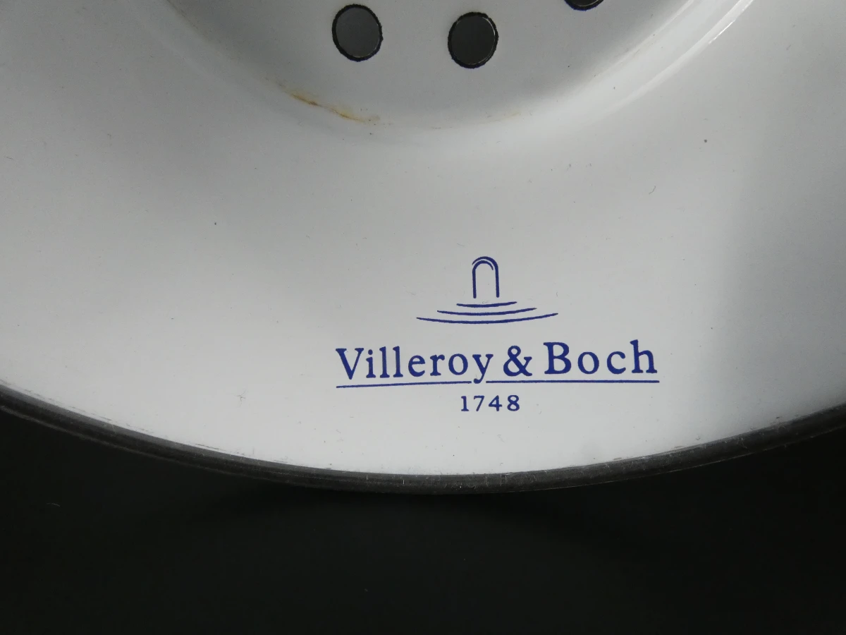 Twee decoratieve geëmailleerde keukenstukken van Villeroy & Boch