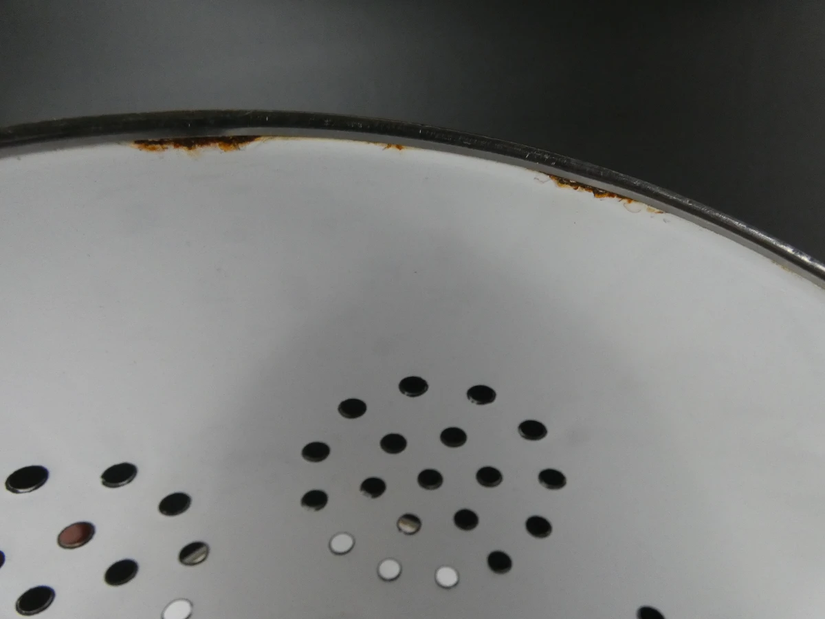 Twee decoratieve geëmailleerde keukenstukken van Villeroy & Boch