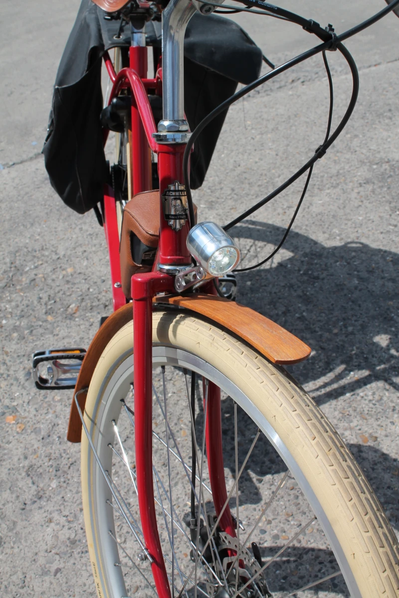 Rode elektrische stadsfiets - Achielle Odiel