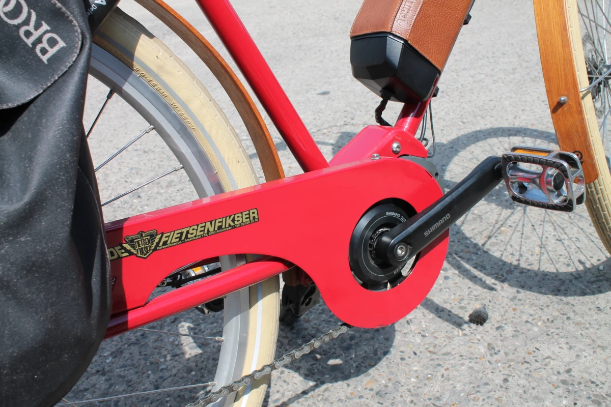 Rode elektrische stadsfiets - Achielle Odiel