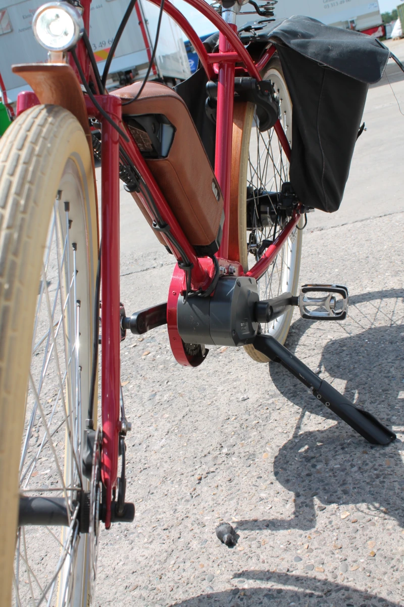 Rode elektrische stadsfiets - Achielle Odiel