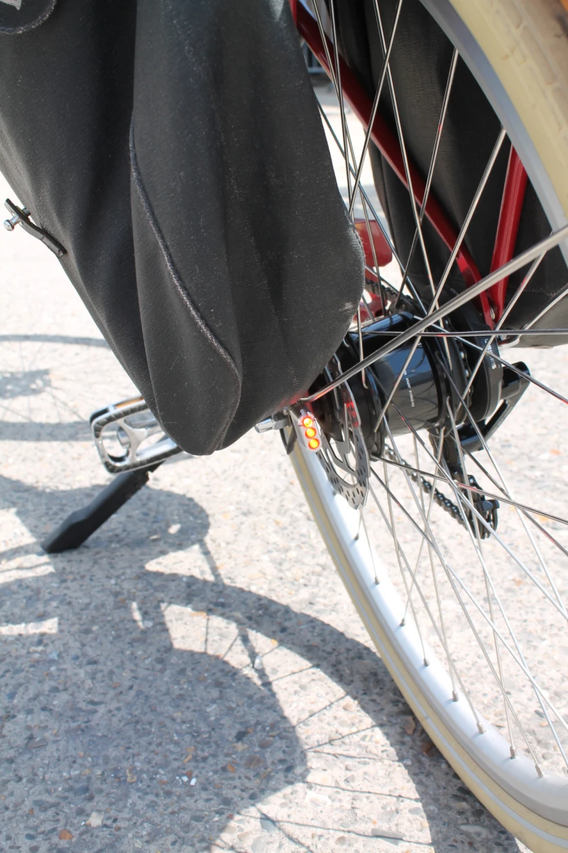 Rode elektrische stadsfiets - Achielle Odiel