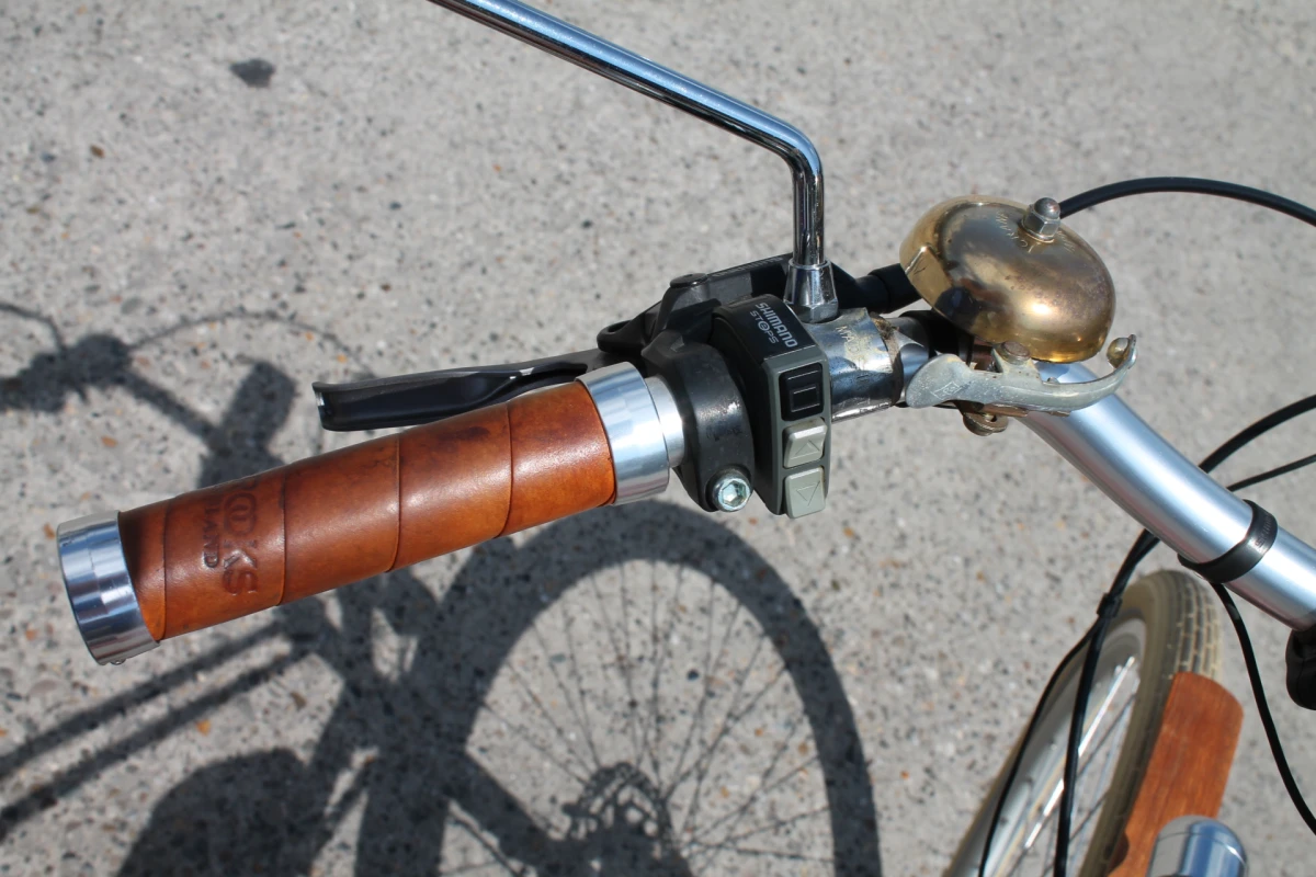 Rode elektrische stadsfiets - Achielle Odiel