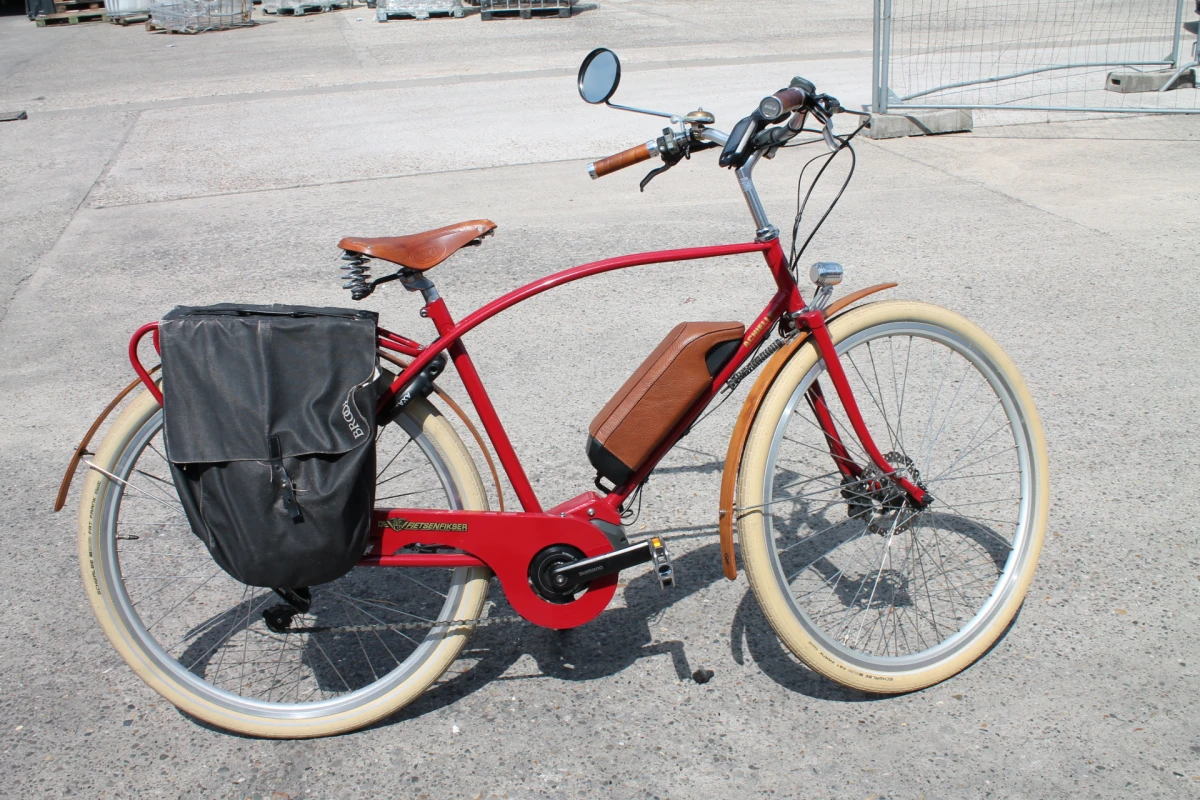 Rode elektrische stadsfiets - Achielle Odiel