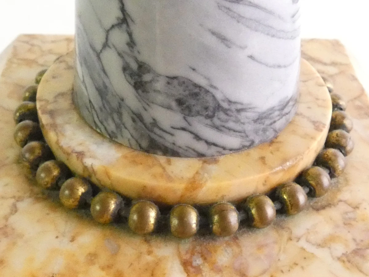 Art Deco marmeren schouwklok met kandelaars
