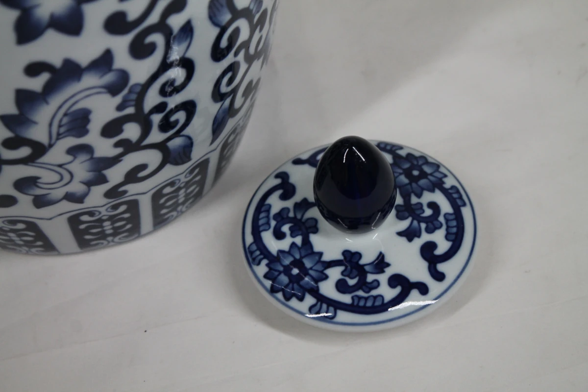 Blauw-witte gemberpot met deksel