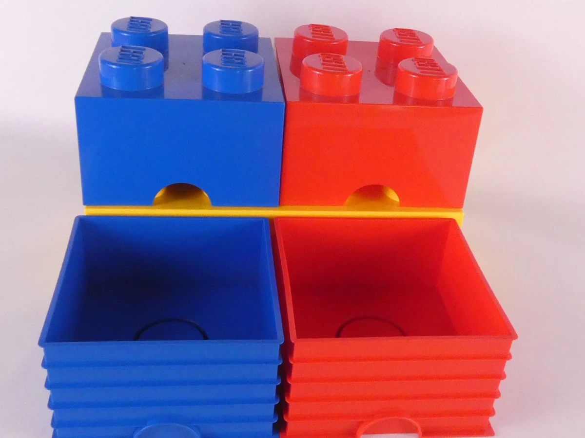 Lego opbergdozen + Ultra Agents en Marvel set