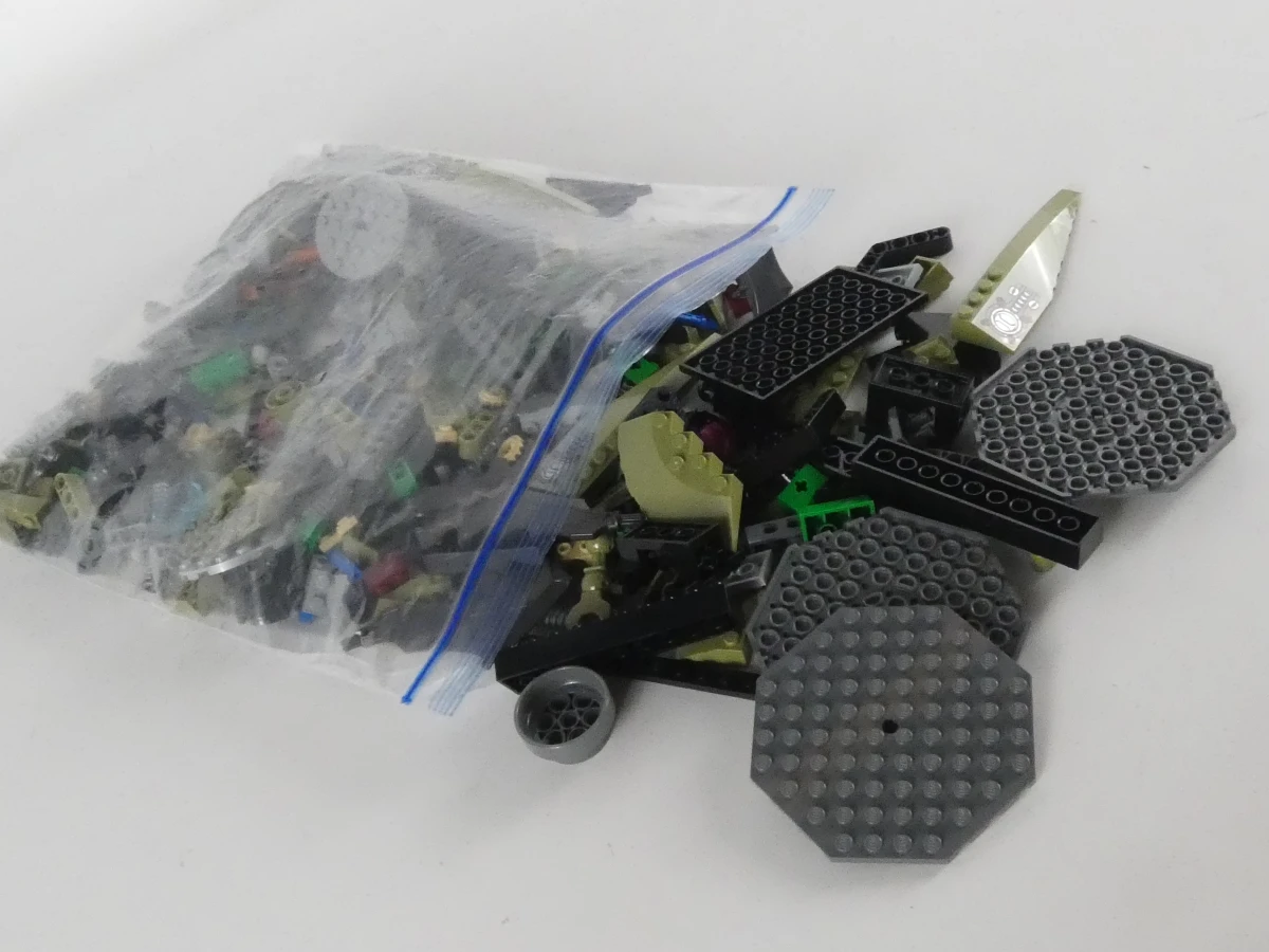 Lego opbergdozen + Ultra Agents en Marvel set