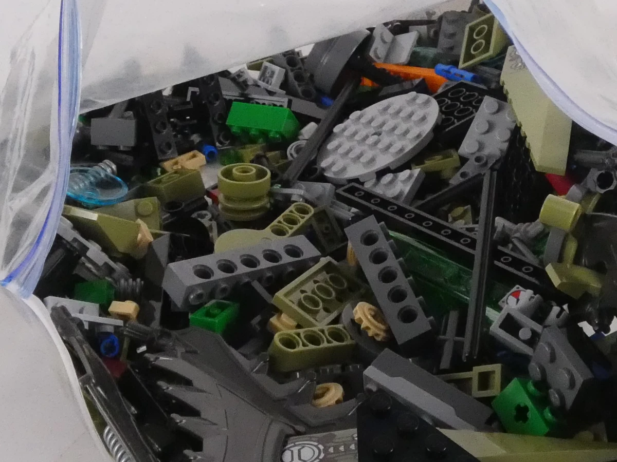 Lego opbergdozen + Ultra Agents en Marvel set