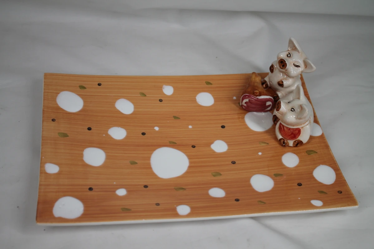 Set van een kaasplank en een serveerbord met 3D- dieren