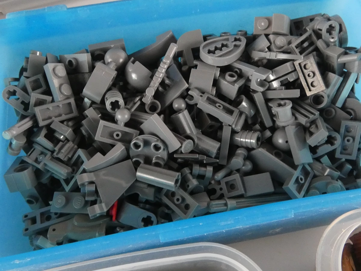 Grote verzameling Lego bouwstenen in dozen