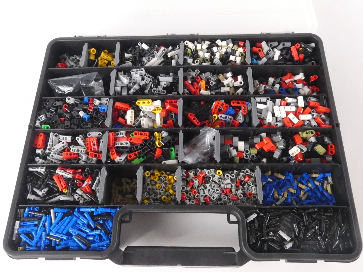 Grote verzameling Lego bouwstenen in dozen