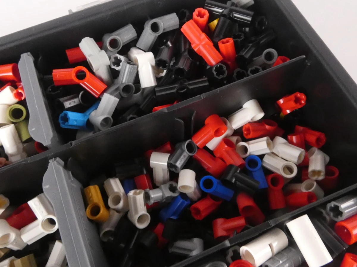 Grote verzameling Lego bouwstenen in dozen