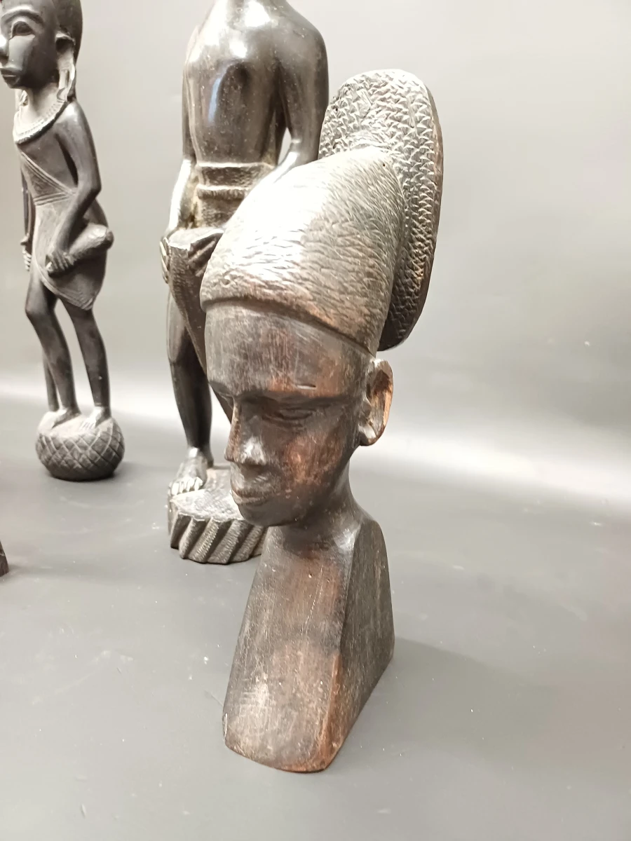 Set Afrikaanse houten beelden