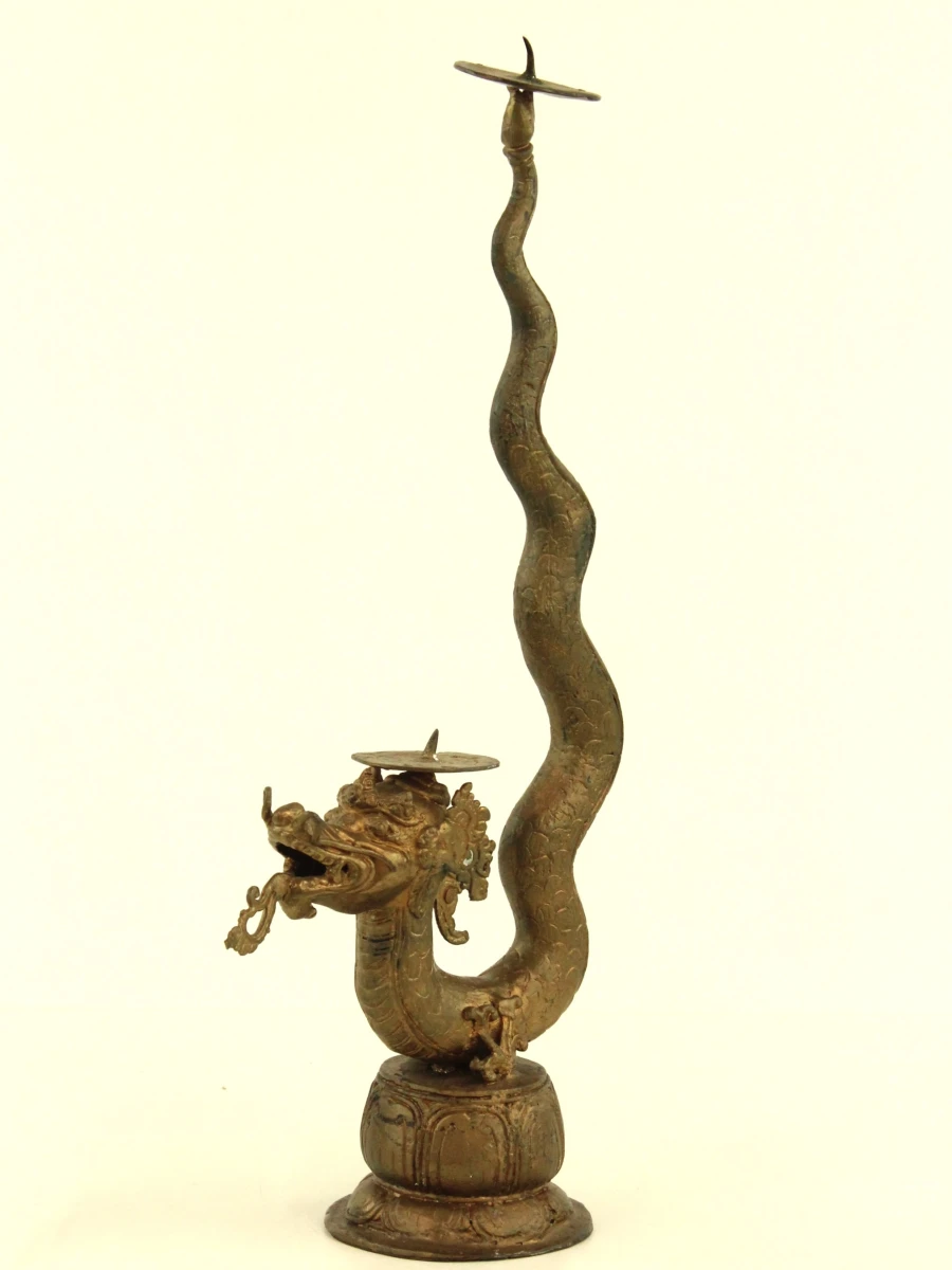Balinese drakenkandelaar