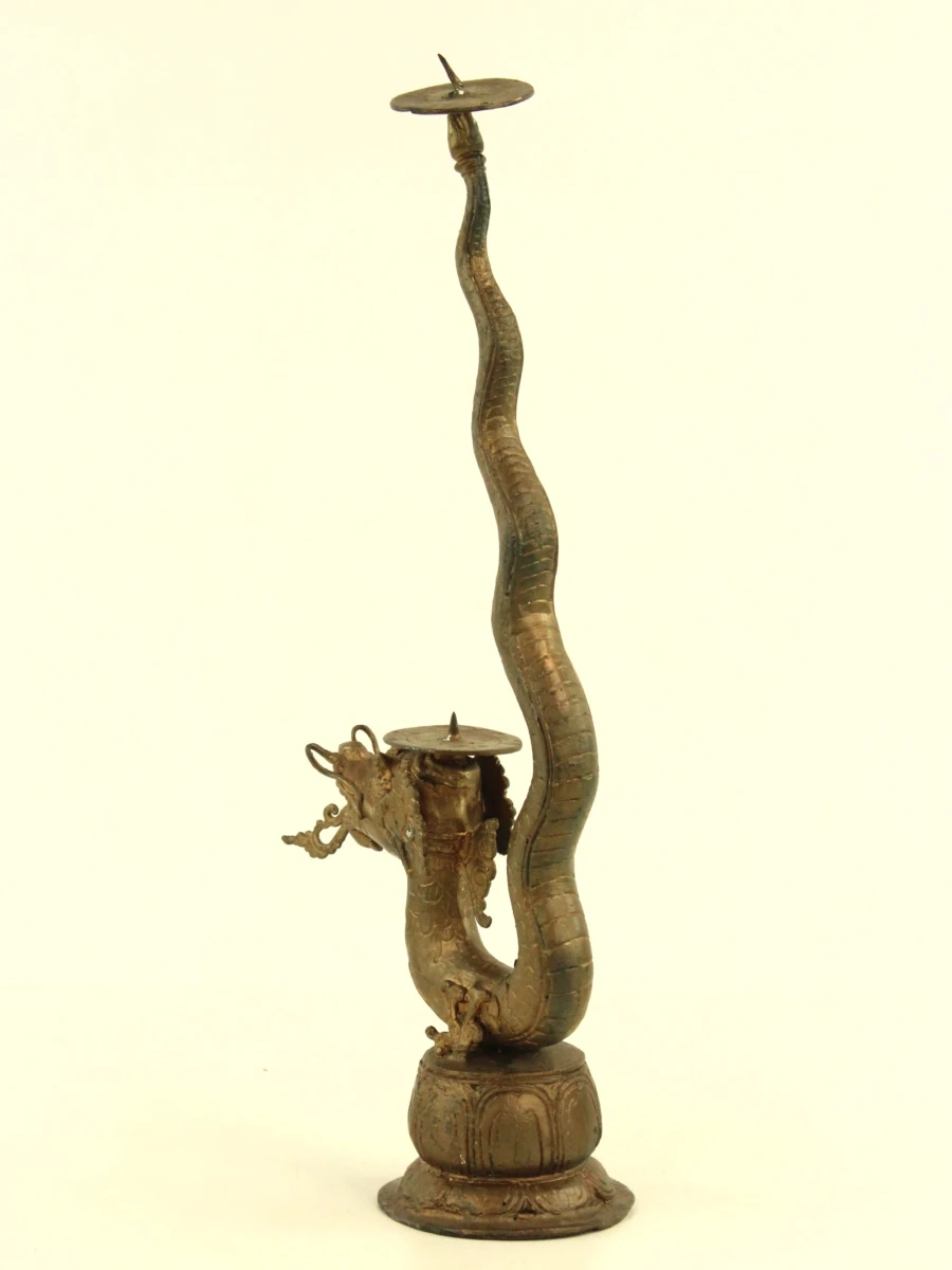 Balinese drakenkandelaar