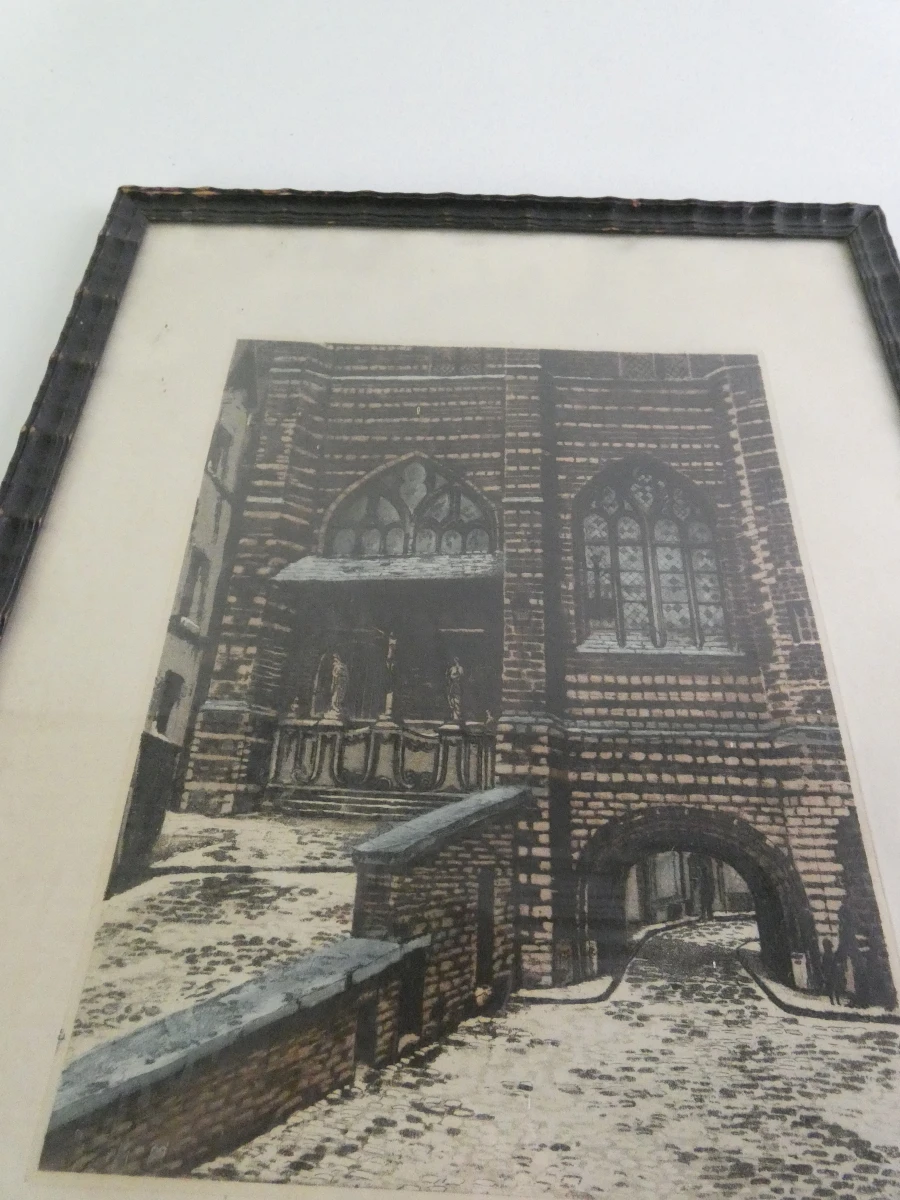 Lot van drie ingelijste etsen met historische stadsgezichten