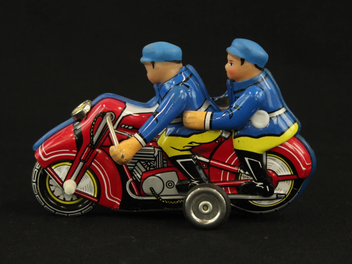 4 vintage blikken motorfietsen met opwindsysteem