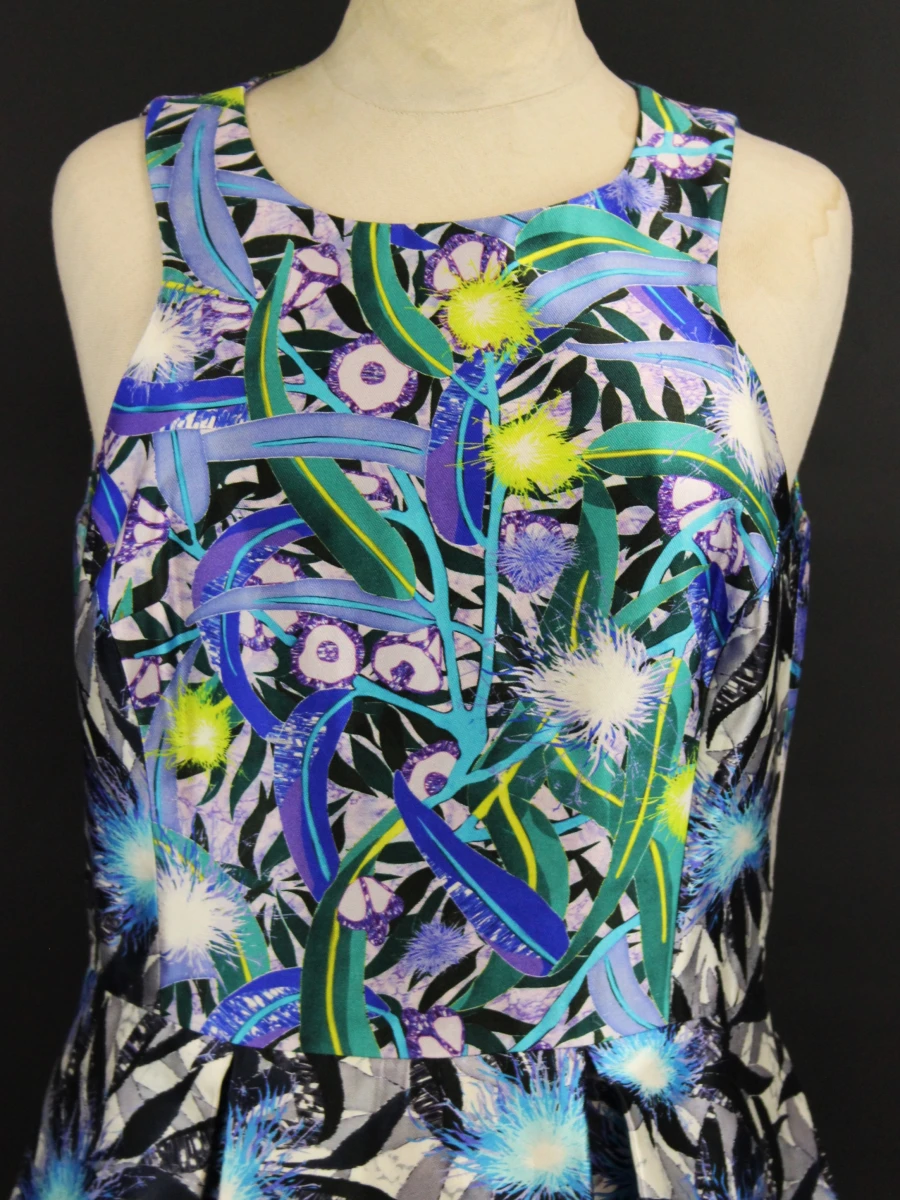Luxueus zijden kleedje van het gerenommeerde label Peter Pilotto.