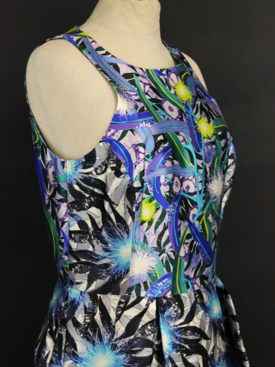 Luxueus zijden kleedje van het gerenommeerde label Peter Pilotto.