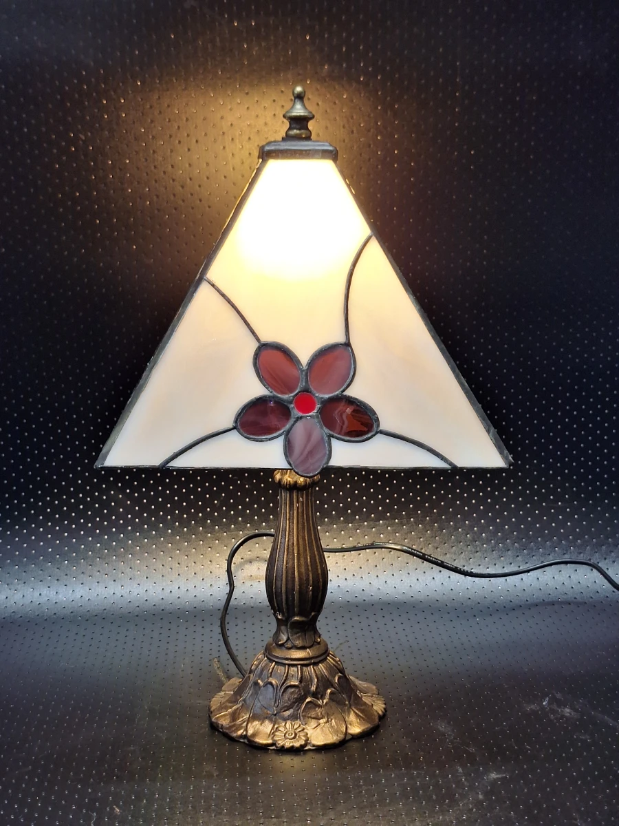 Elegante vintage Tiffany-stijl tafellamp - Glas-in-Lood met florale accenten