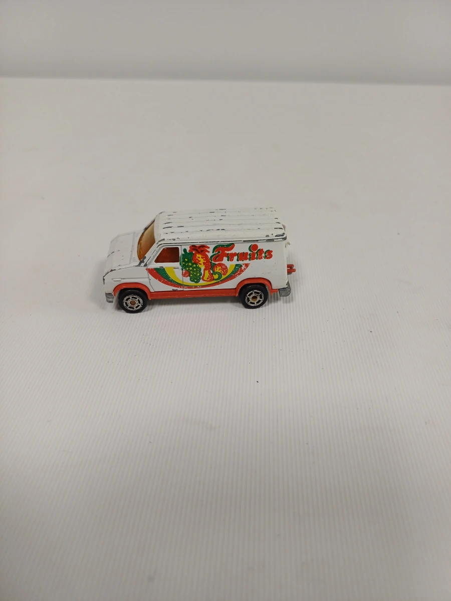 Set van Majorette speelgoedvrachtwagens en bus