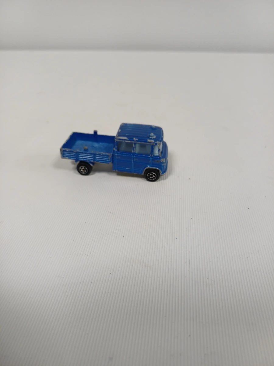 Set van Majorette speelgoedvrachtwagens en bus