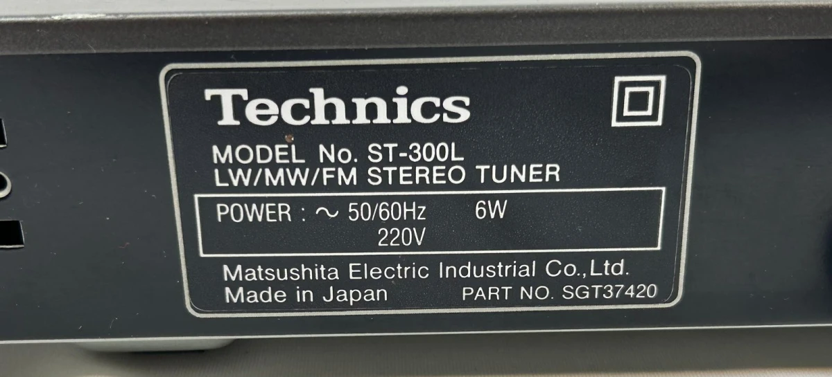 Technics ST-300L Stereo Tuner