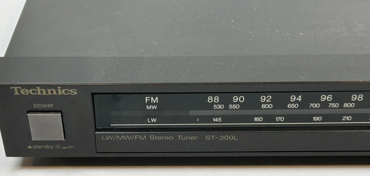 Technics ST-300L Stereo Tuner