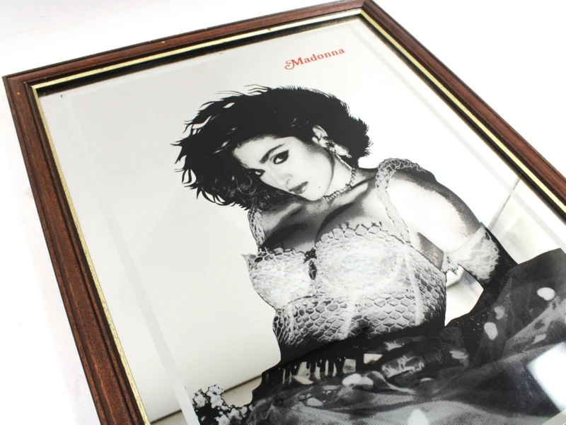 Decoratieve Madonna spiegel met iconisch zwart-wit portret, ca. 1985–1992