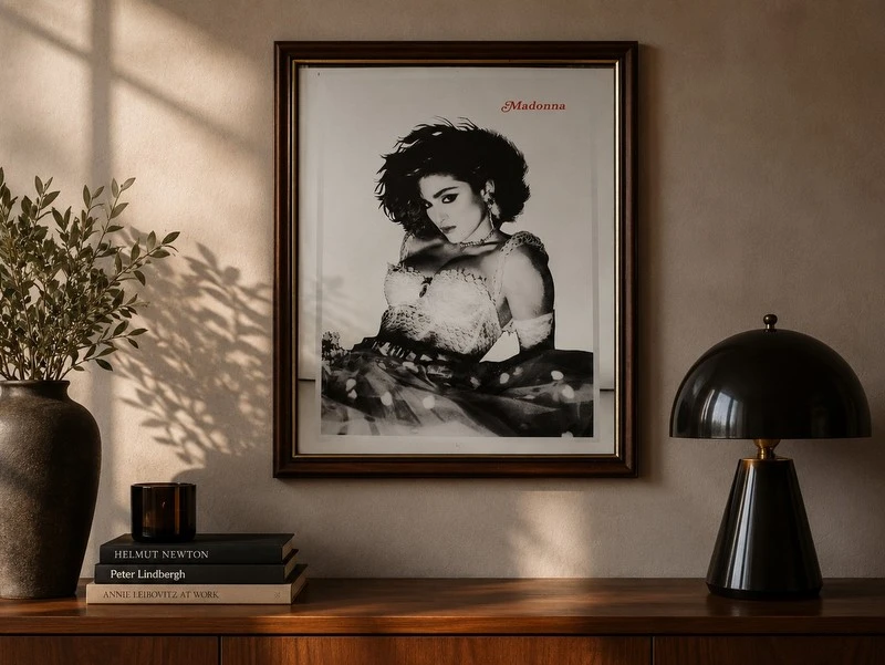Decoratieve Madonna spiegel met iconisch zwart-wit portret, ca. 1985–1992
