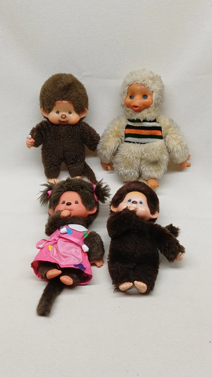Set van 4 vintage Monchhichi poppen