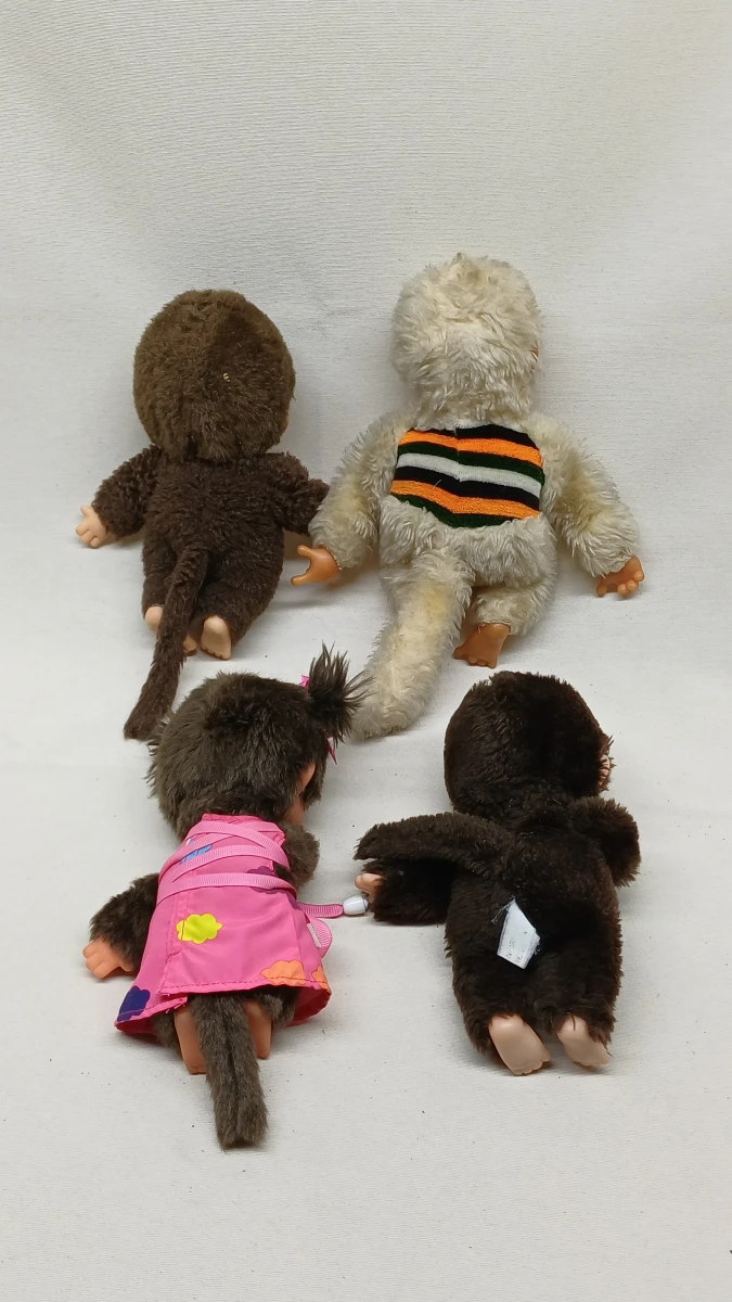 Set van 4 vintage Monchhichi poppen