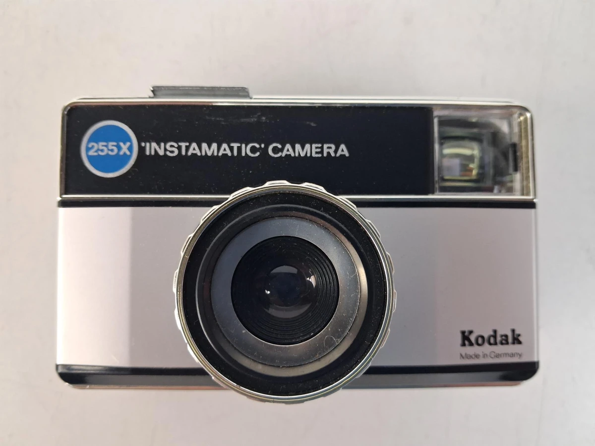 Vintage Kodak Instamatic 255X camera