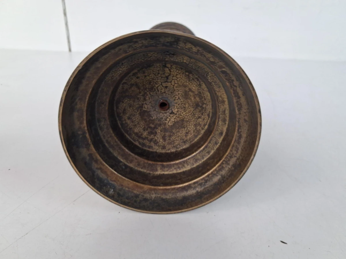 Antieke bronzen altaarkandelaar