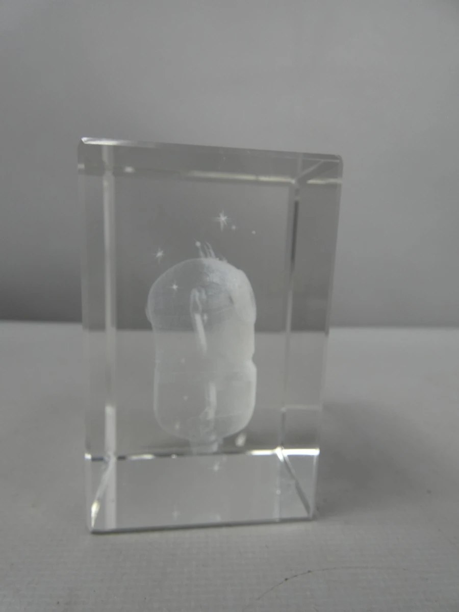 Glazen minion figuur