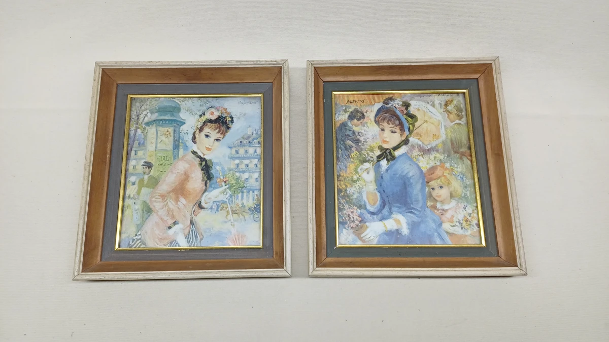 Set van 2 vintage La Petite Parisienne prints van John L. Strevens