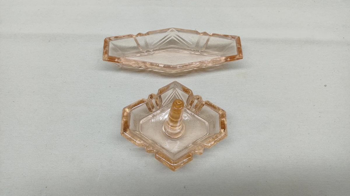 7-delige toiletset uit rosalinglas in Art deco stijl