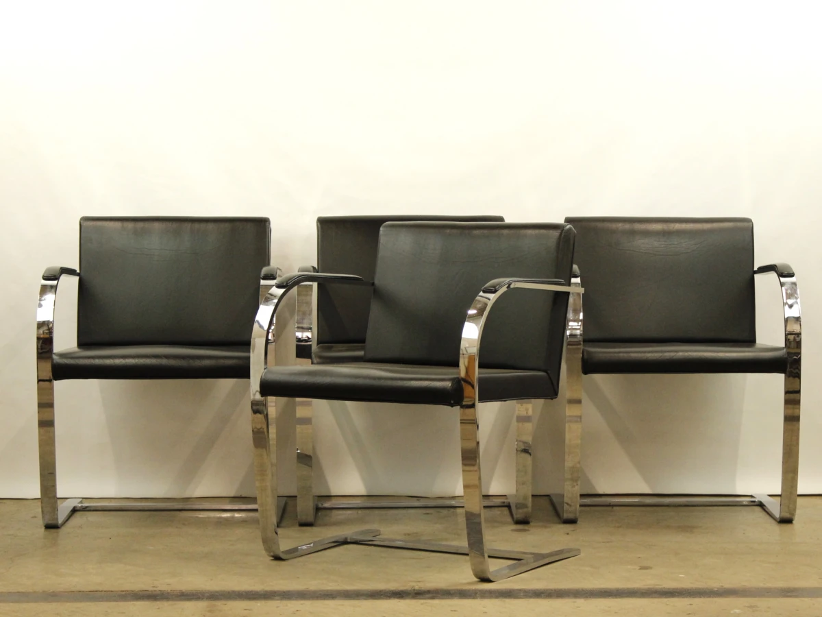 Set van 4 Brno-stijl armstoelen – naar Knoll (Ludwig Mies van der Rohe)