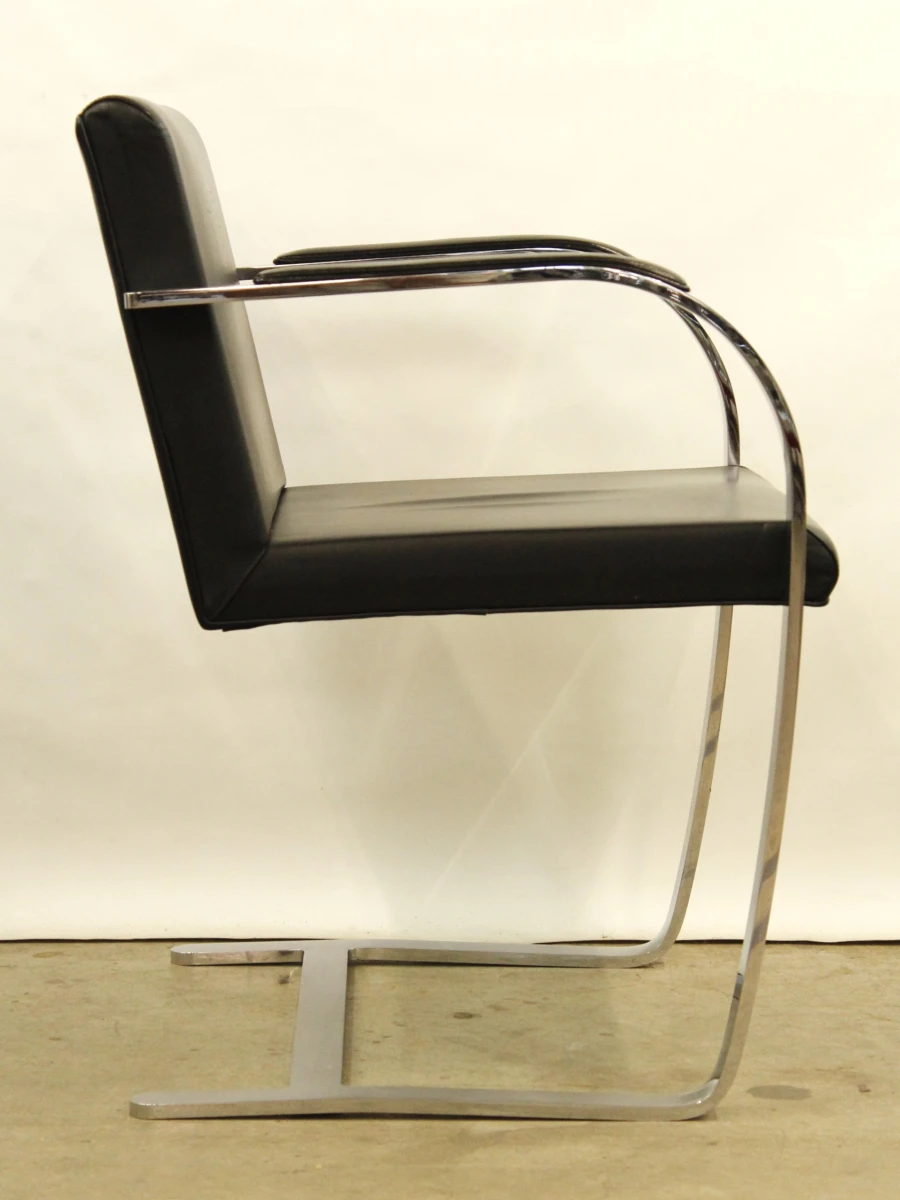 Set van 4 Brno-stijl armstoelen – naar Knoll (Ludwig Mies van der Rohe)