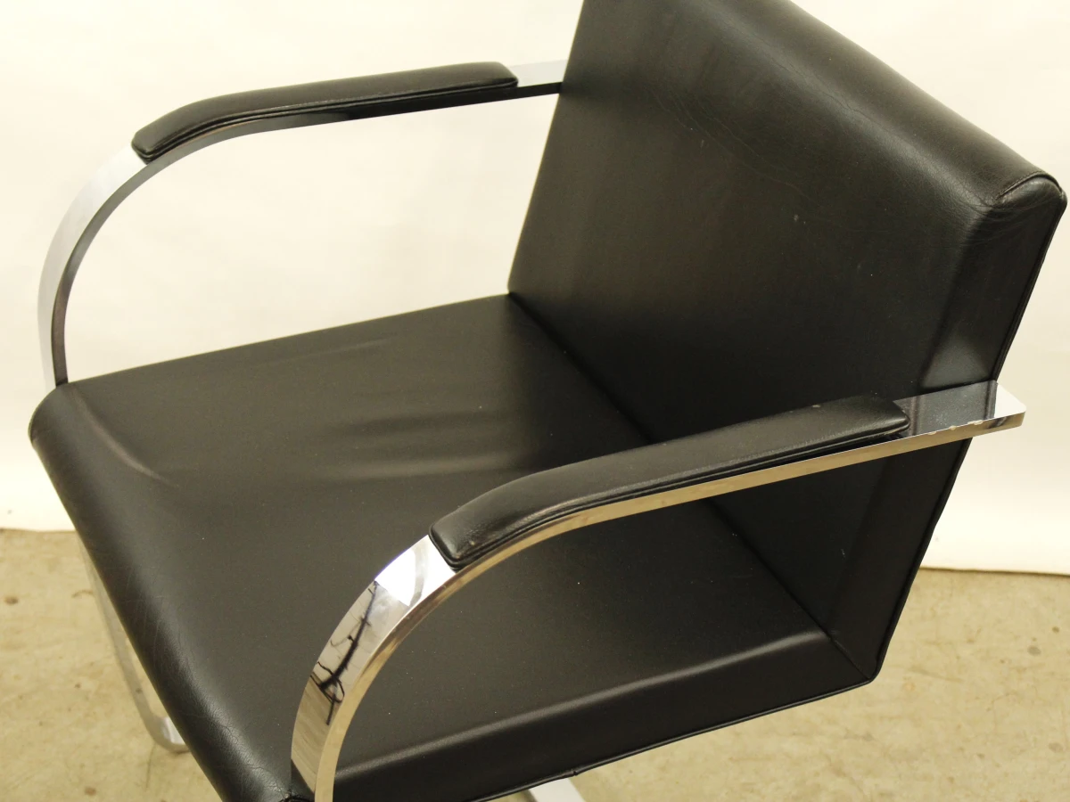 Set van 4 Brno-stijl armstoelen – naar Knoll (Ludwig Mies van der Rohe)