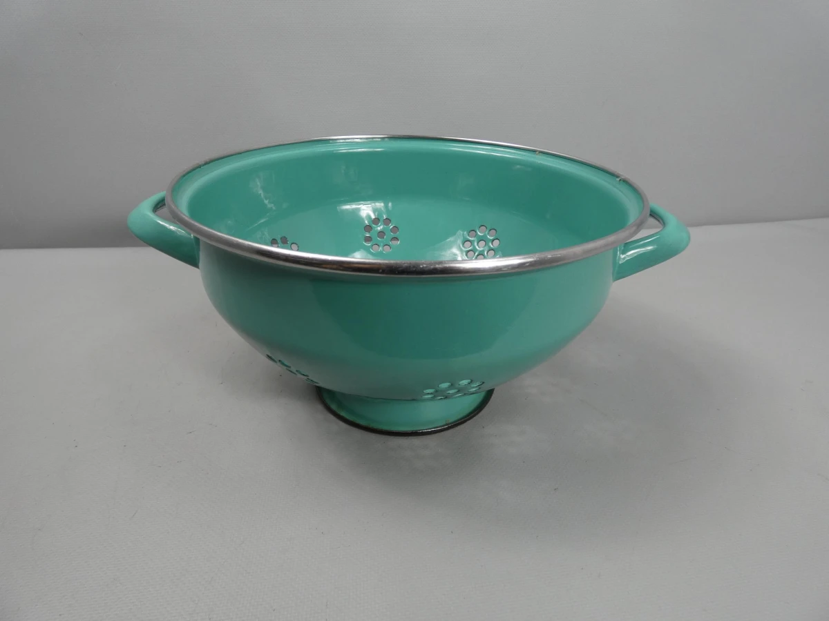 Turquoise emaille vergiet