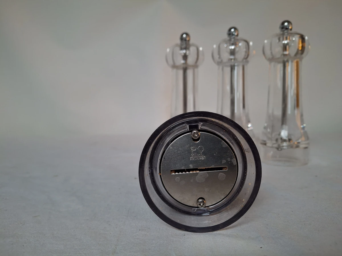 Set van 4 transparante peper- en zoutmolens van Peugeot