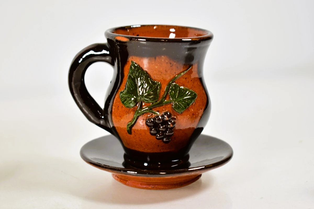 Vintage keramisch koffie- en mokkaservies met druivenmotief – 15-delig