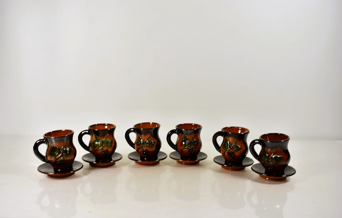 Vintage keramisch koffie- en mokkaservies met druivenmotief – 15-delig