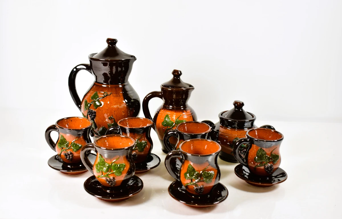 Vintage keramisch koffie- en mokkaservies met druivenmotief – 15-delig