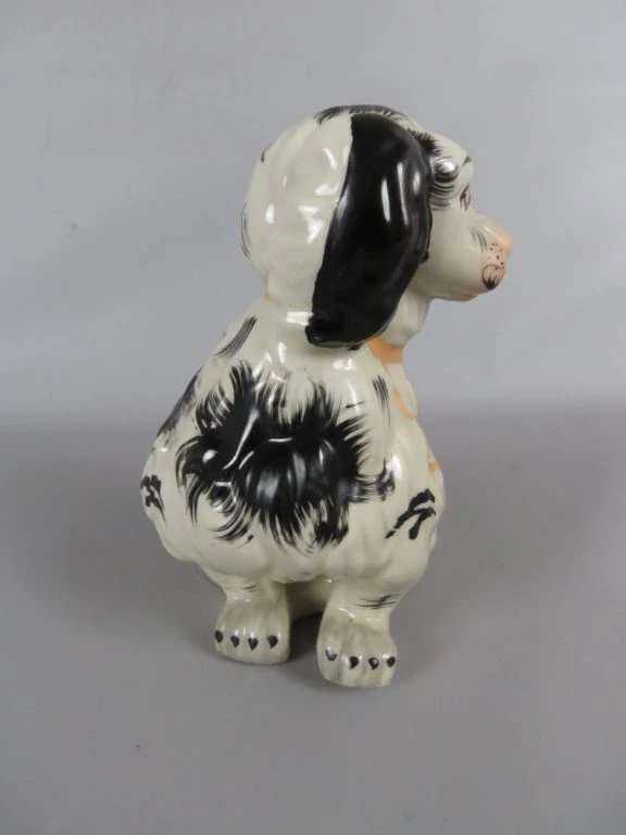 Keramische hond beeldje in zwart-wit