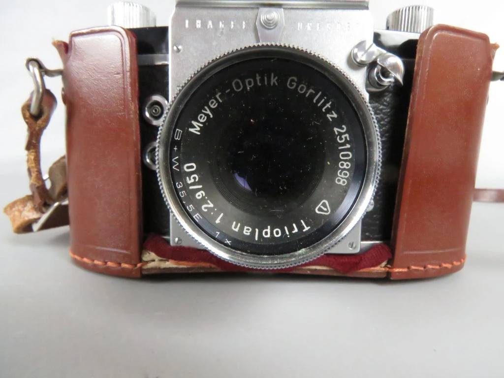Vintage Exa camera met leren hoes