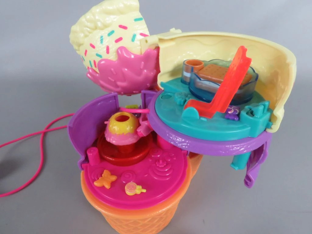 Polly Pocket speelset met poppetjes en accessoires