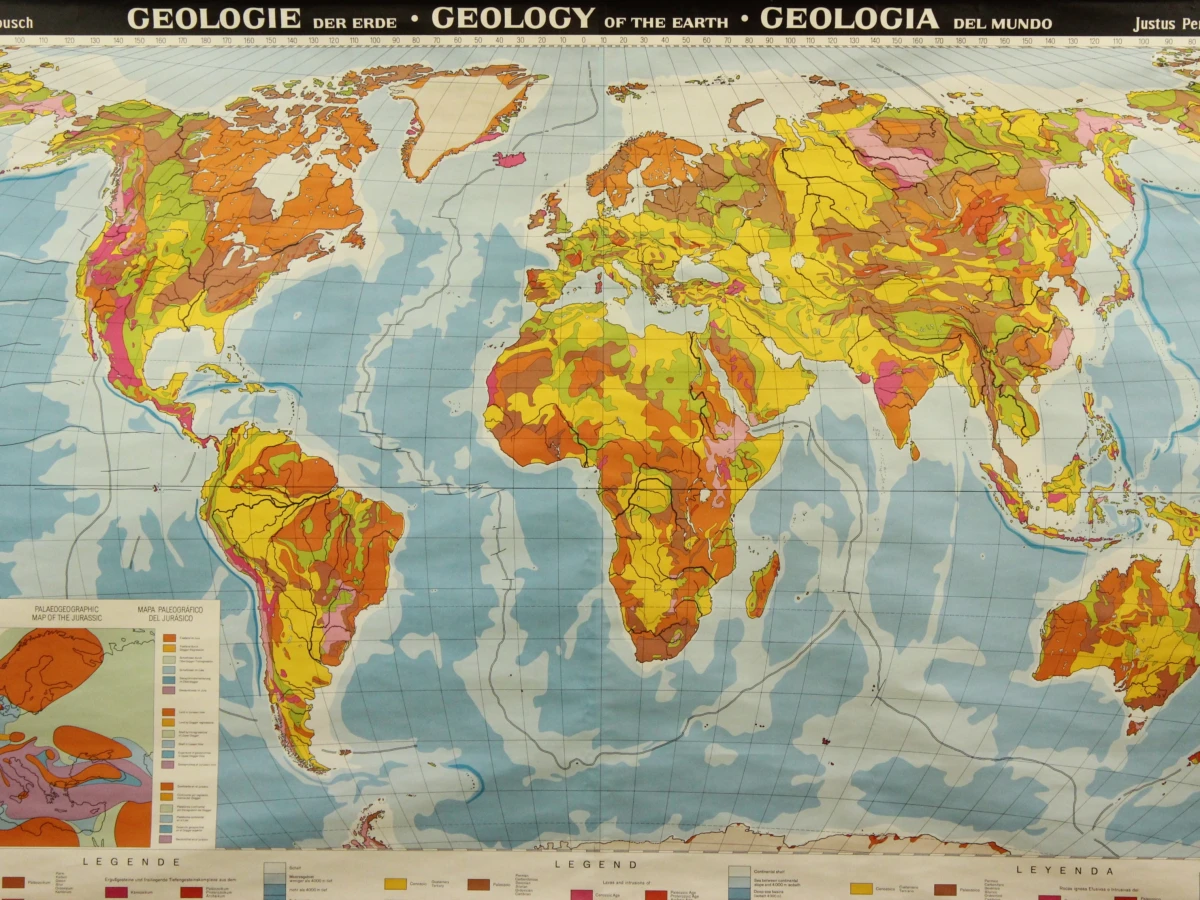 Grote vintage geologische wereldkaart op rol - Justus Perthes Darmstadt, 1969